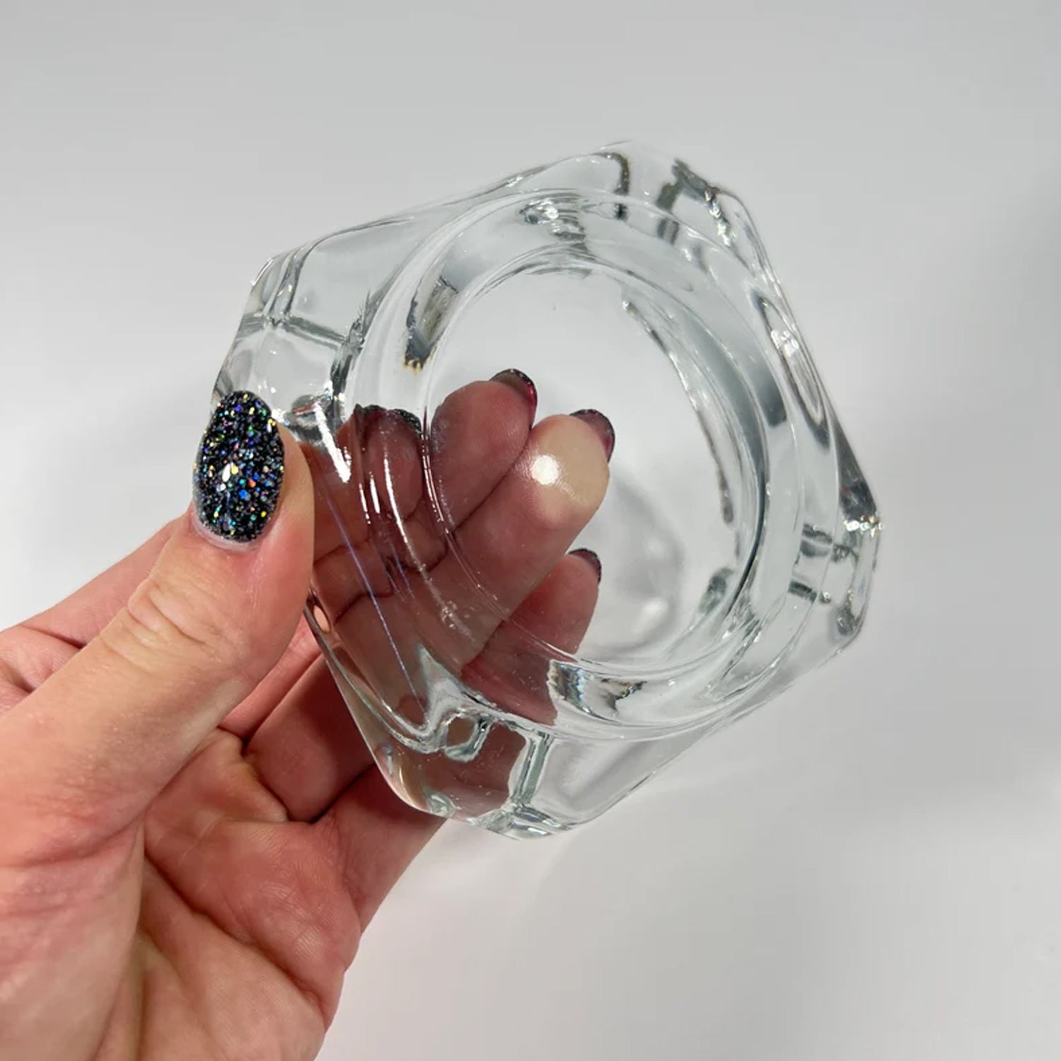 4064 Glass Brunswick Crystal Quality Cigar Cigarette Ashtray Round Tabletop for Home Office Indoor Outdoor Home Decor DeoDap 4064 Glass Brunswick Crystal Quality Cigar Cigarette Ashtray Round Tabletop for Home Office Indoor Outdoor Home Decor DeoDap